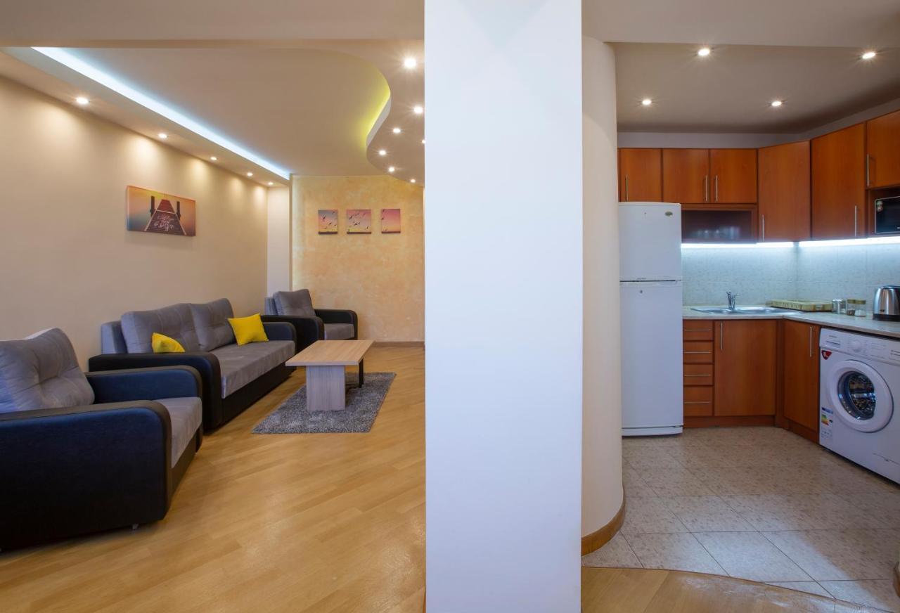Umba Apartment N4 - Balcony And Mount Ararat View Erevan Exterior foto