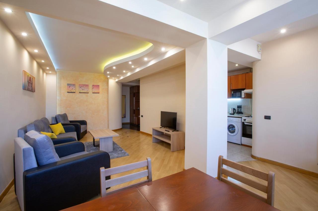 Umba Apartment N4 - Balcony And Mount Ararat View Erevan Exterior foto
