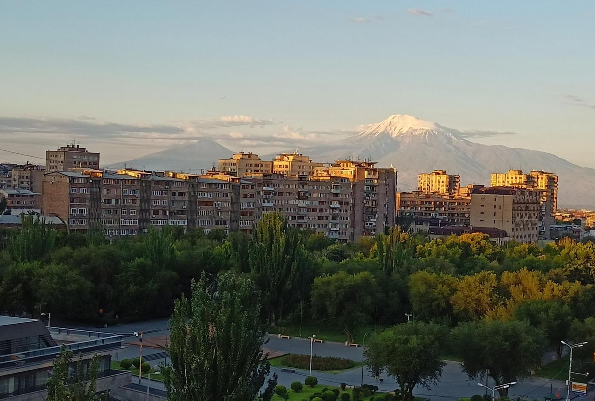 Umba Apartment N4 - Balcony And Mount Ararat View Erevan Exterior foto